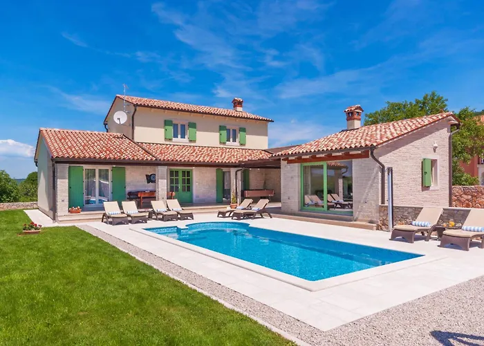 Macarinka, A Luxurious, Private Minutes From The Сasa de vacaciones *