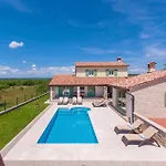 Macarinka, A Luxurious, Private Minutes From The Dom wakacyjny Ubasico