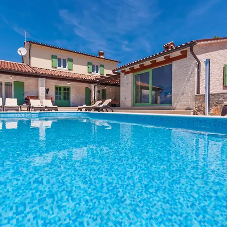 Macarinka, A Luxurious, Private Minutes From The Holiday home