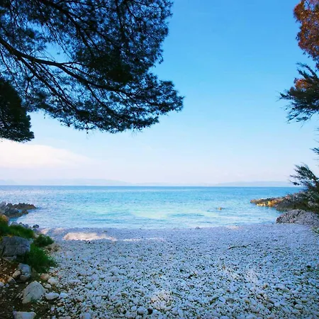 Macarinka, A Luxurious, Private Minutes From The Ubasico