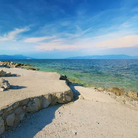 Holiday home Macarinka, A Luxurious, Private Minutes From The
